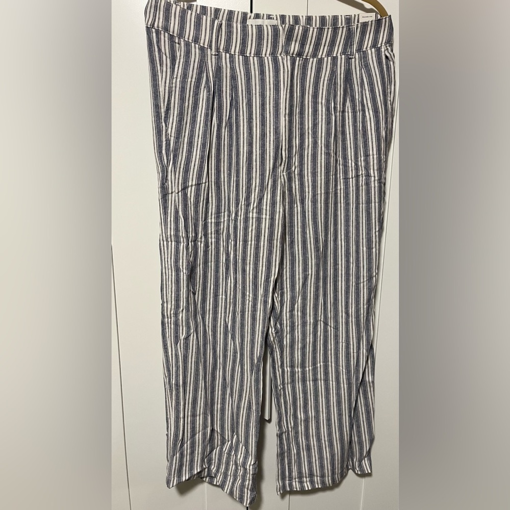 Abercrombie & Fitch Navy and White Striped Pants NWT